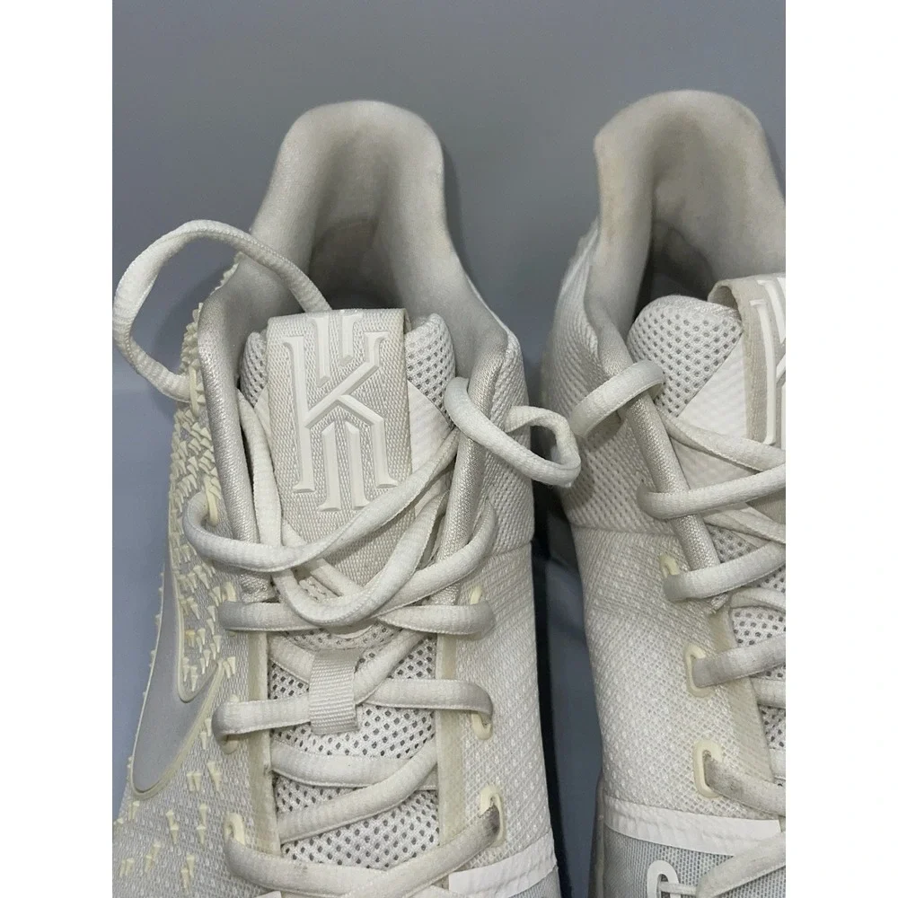 Nike‎ Kyrie 3 Ivory - 852395-101 Size 16 Ivory/Pale Grey-Light Bone
